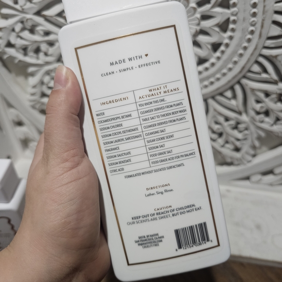 NEW Native Sugar Cookie Body Wash - White and Gold 18oz - Picture 3 of 3